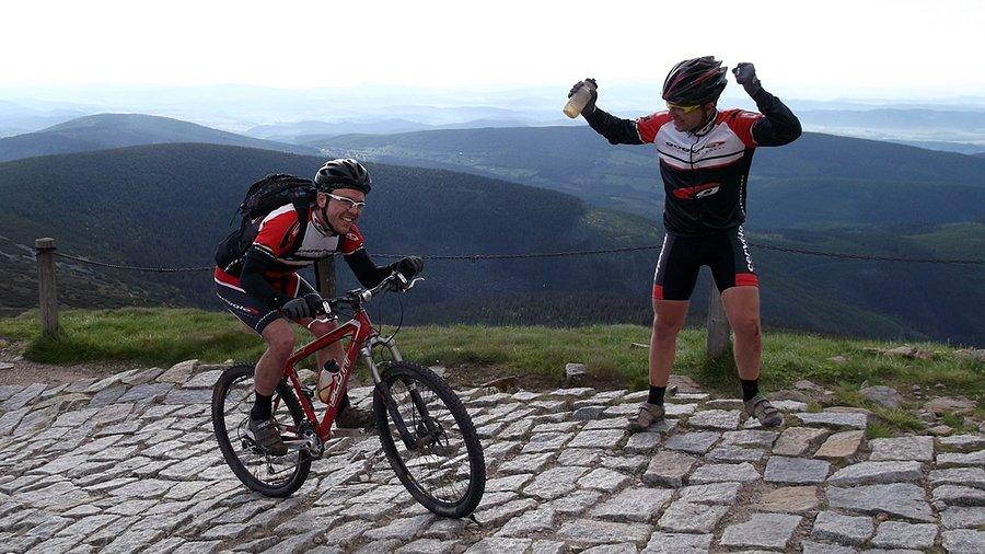 Po krótkim czasie wjechał Marc. Świetny ma doping :)