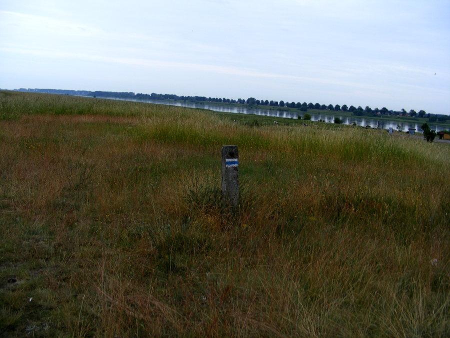Szlak niebieski przy przekopie Wisły