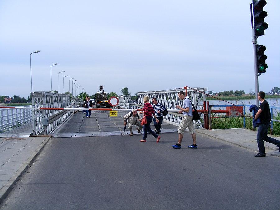 Remontowany most na Martwej Wiśle w Sobieszewie