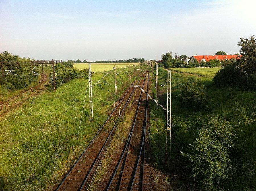 Widok nad przejazdem kolejowym gdzieś w Poznaniu