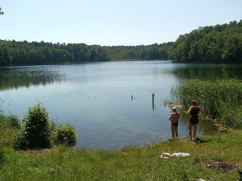 Jezioro Linie o krystalicznie czystej wodzie