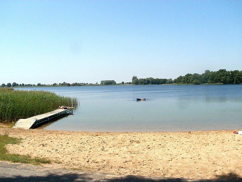 Plaża nad Jeziorem Lednickim w Dziekanowicach