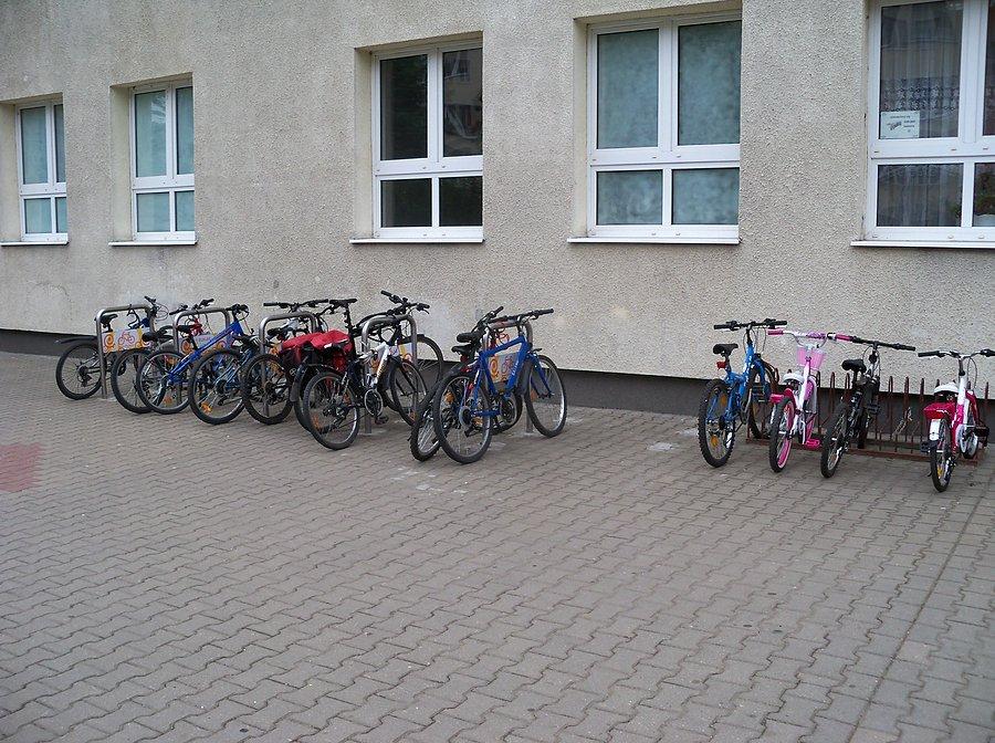 Parking rowerowy przy SP 21