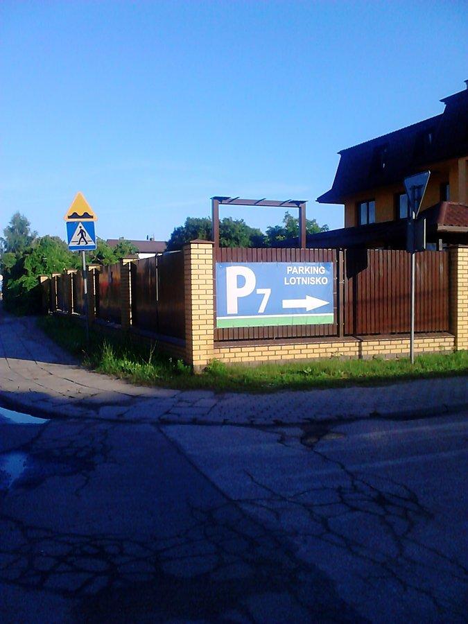 Parking lotniska