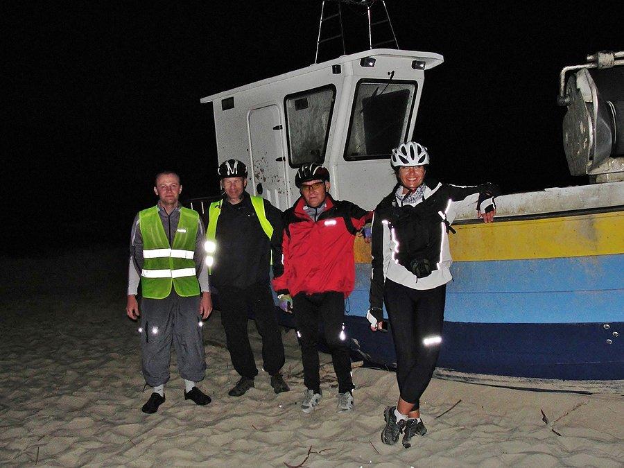 Nocny rajd do Stegny, by powitać nad morzem lato.Jesteśmy na plaży w Stegnie