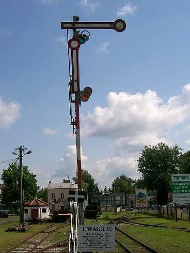 Jeden z semaforów wyjazdowych ze stacji Piaseczno Miasto