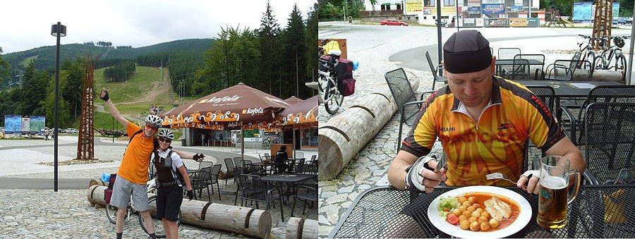 Kouty a gdy docieramy na miejsce, jedni się bawią a ja wreszcie ciamkam pierwsze śniadanie a może to już obiad ??? ;)