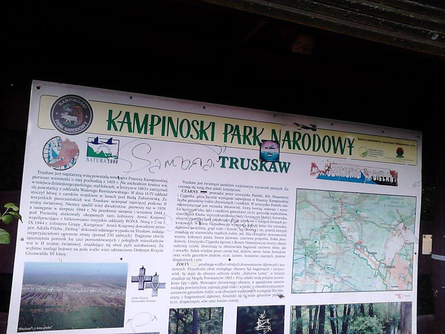 Tablica informacyjna w Truskawiu
