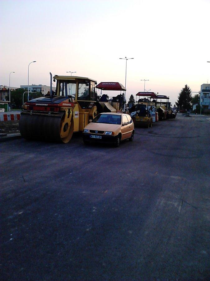 Maszyny budowlane na "parkingu"