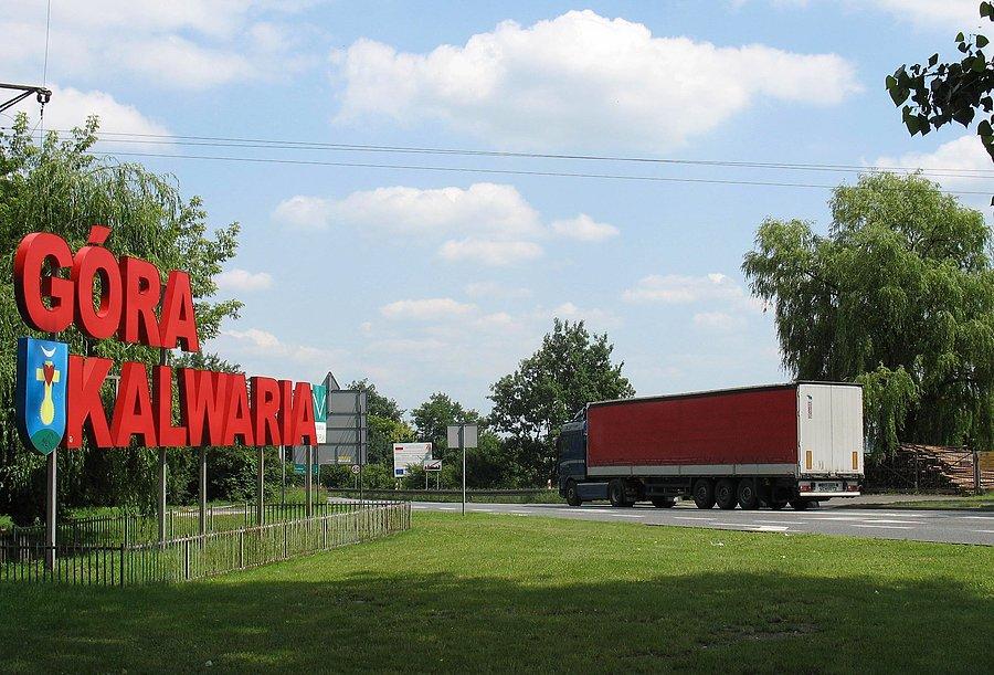 Góra Kalwaria - przy drodze tranzytowej "50"