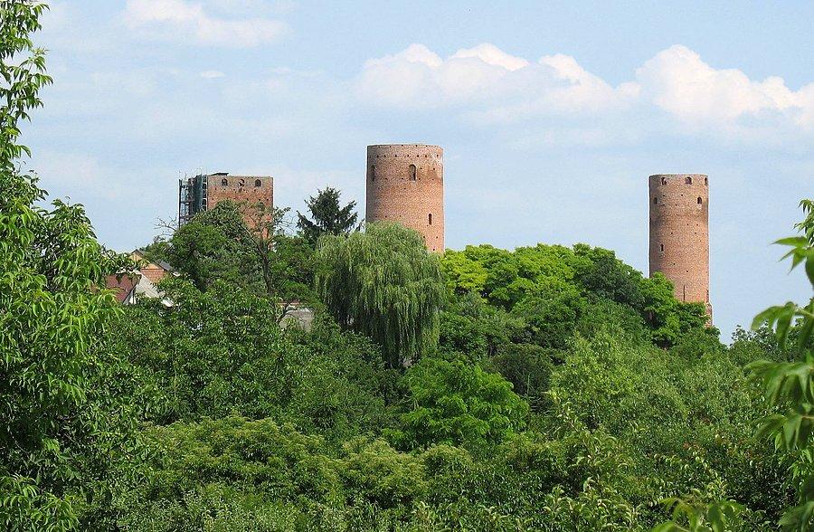 Czersk - widok zamku z traktu wareckiego