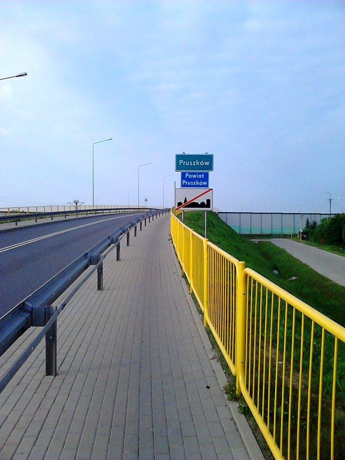 Wjazd do Pruszkowa przez wiadukt nad A2
