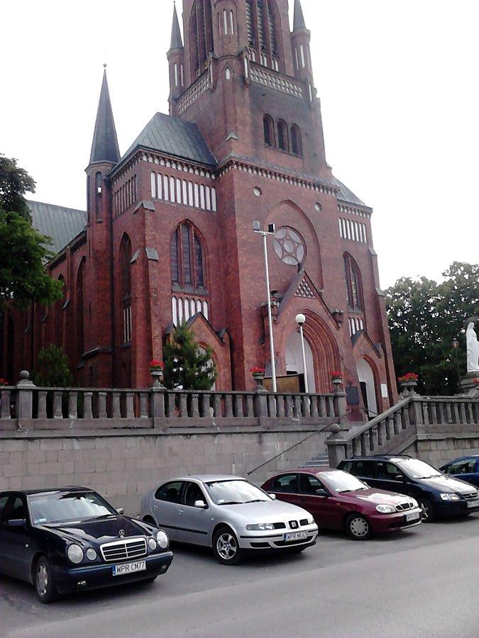 Kościół w Pruszkowie. Wieża się nie zmieściła :)