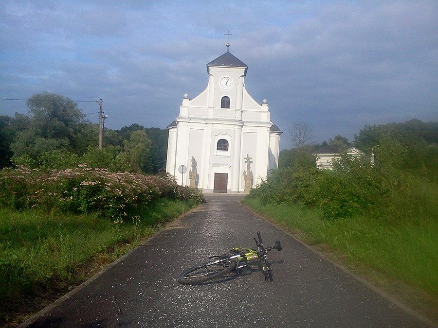 Krzywy kościół w Karwinie