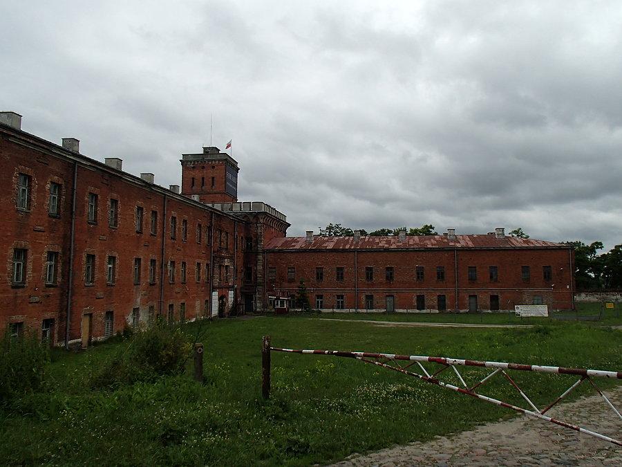 Widok na zabudowania w Twierdzy Modlin