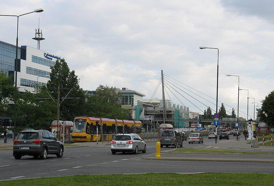 Na skrzyżowaniu ul. Wołoskiej z Domaniewską