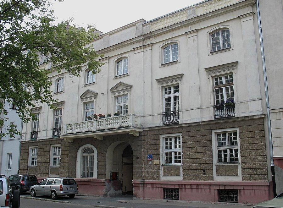 Kamienica przy ul. Narbutta 50