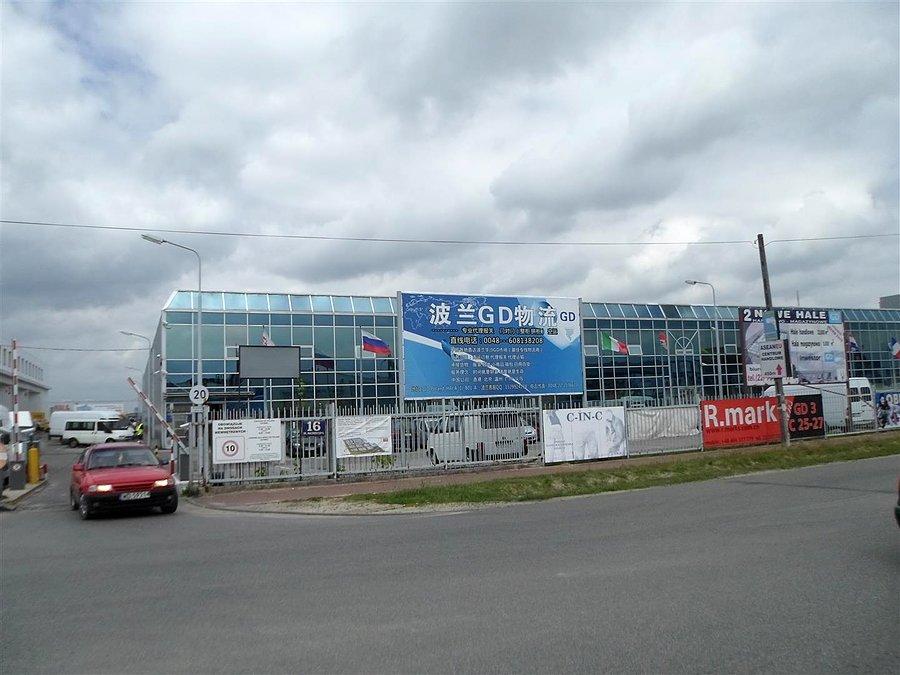 Wólka Kosowska hala targowa