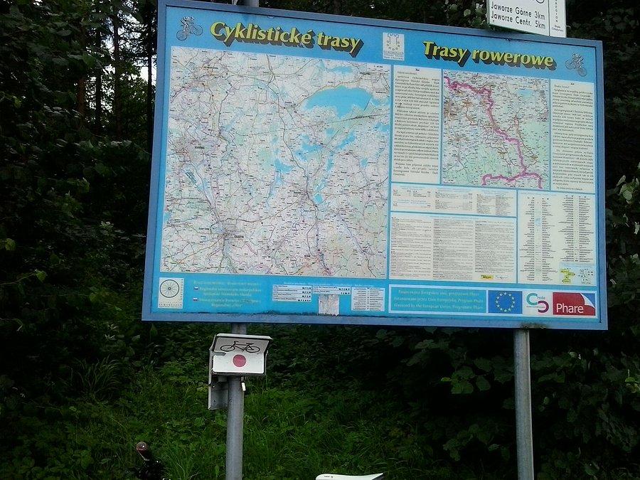 Jaworze Nałeże - koniec czerwonego szlaku ze Strumienia