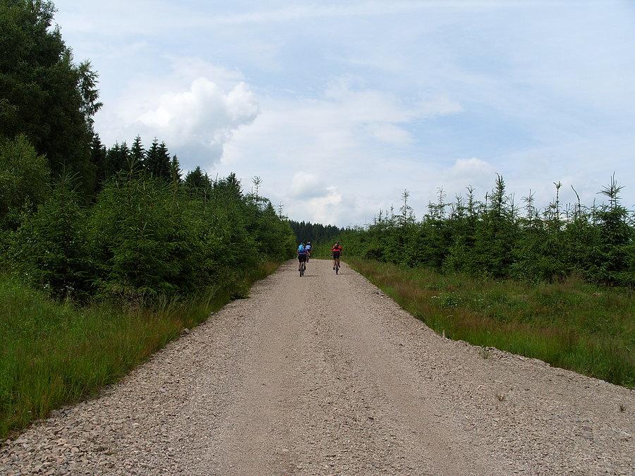 Podjazd szutrami Góry Krucze