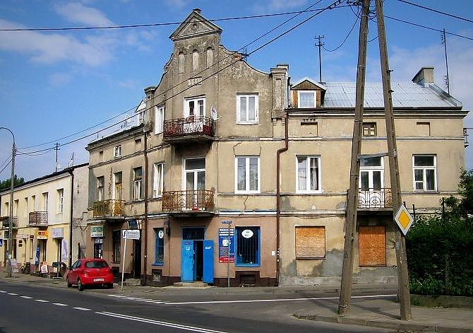 WPonad stuletnia kamienica na rogu ulic Sienkiewicza i Czajewicza
