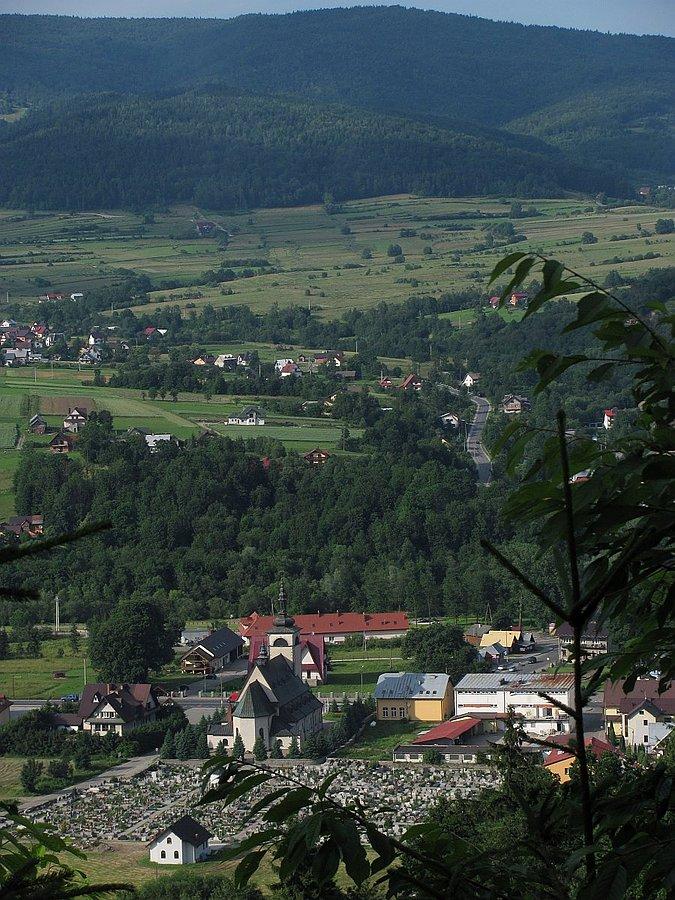 Kamienica w dole, widać kawałek początku podjazdu w stronę Ostrej