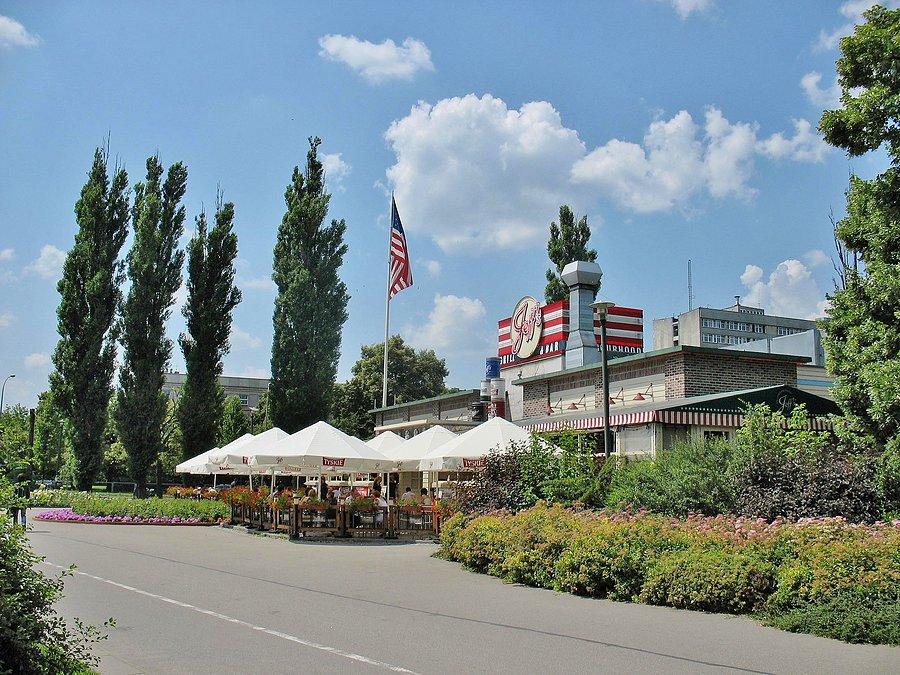 Amerykańska enklawa na Polu Mokotowskim