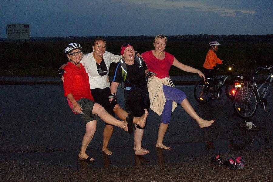 Rowerowa środa - dojazd do mostu - i taniec w kałuży