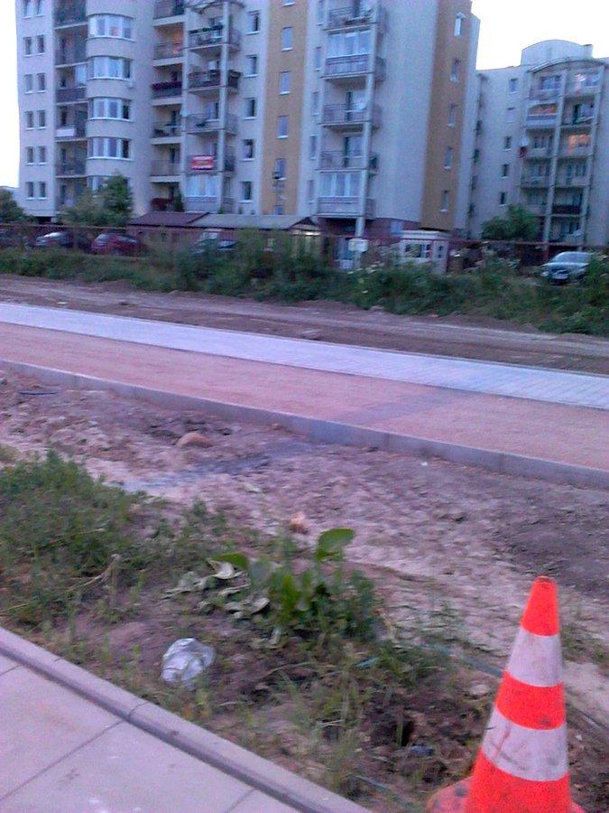 Tylko ddr jeszcze bez asfaltu