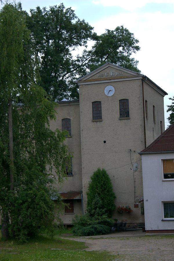 Nieczynny młyn wodny w Małkocinie
