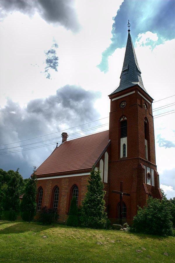 Kościół p.w. Wniebozwięcia N.M.P w Niewiadowie