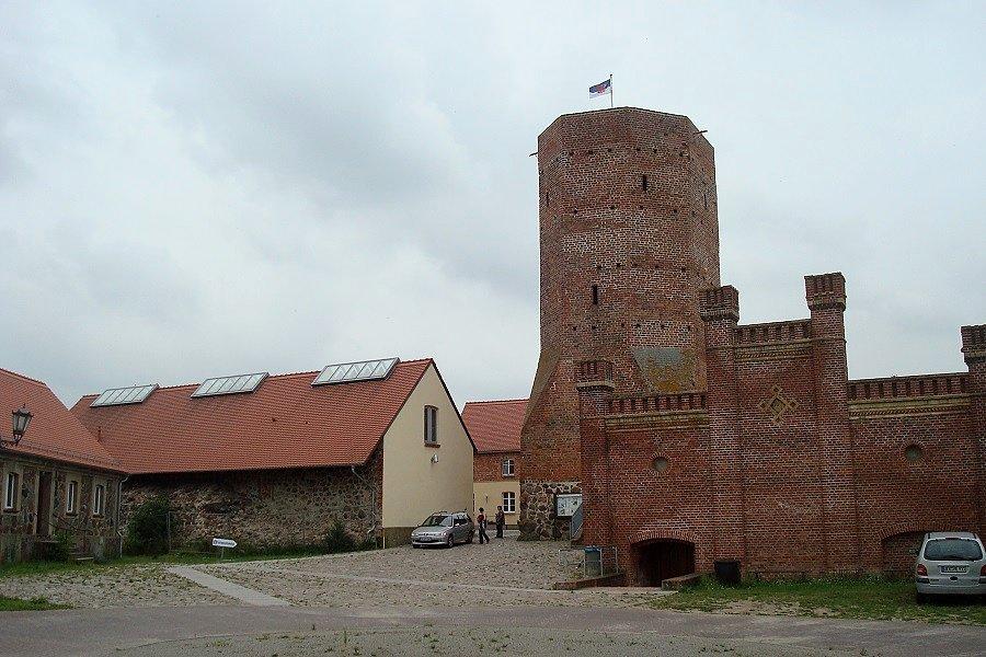 Zamek w Löcknitz (niem. Burg Löcknitz)