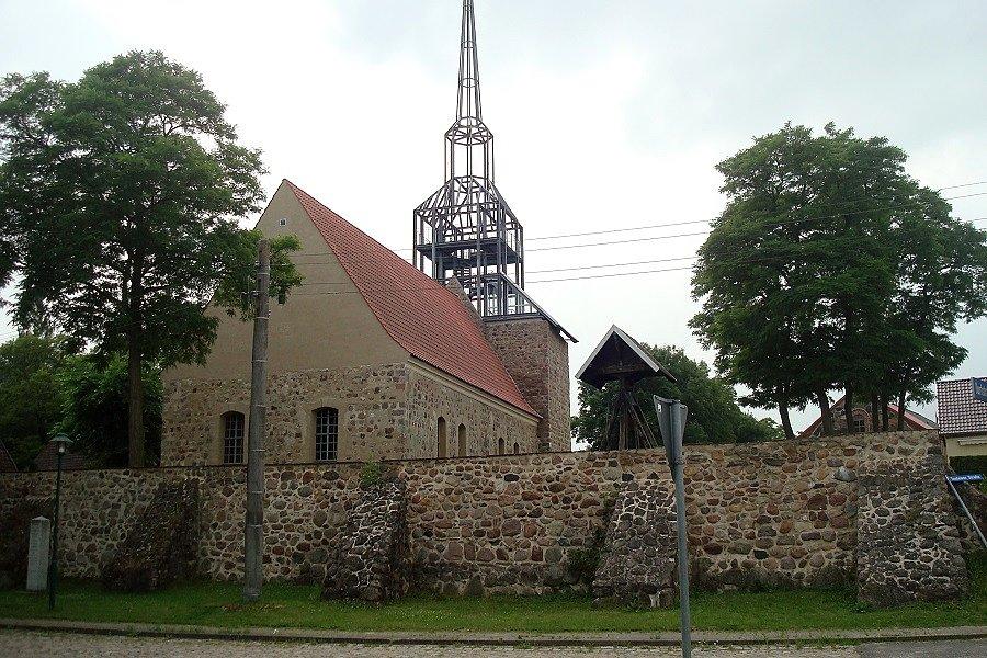 Kościół w Rosow wzniesiono w XIII wieku