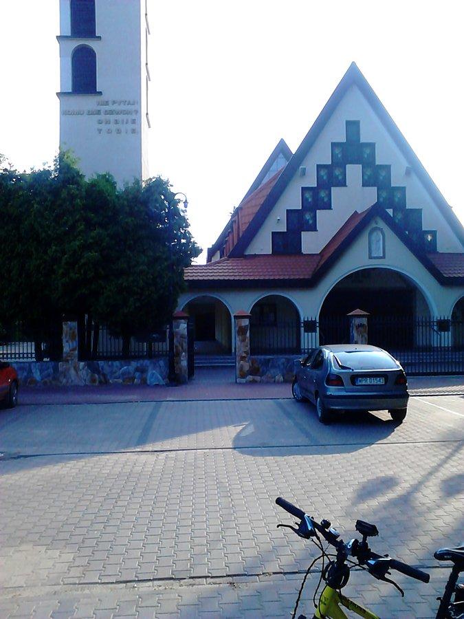 Ładny kościół, bez zadęcia jak niektóre w Warszawie