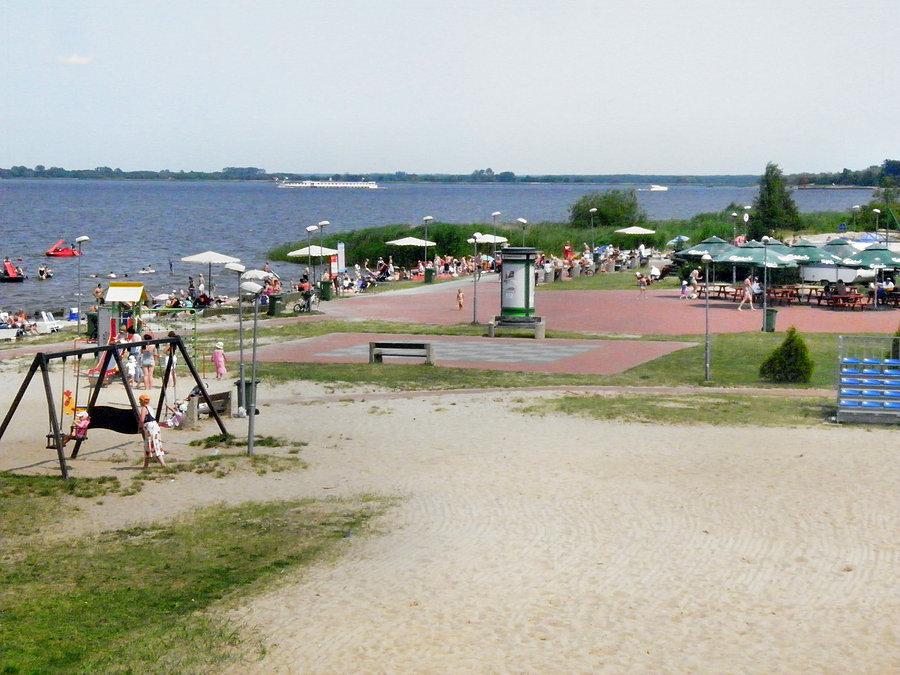 W południe na plaży w Trzebieży - 9 lipca 13 r