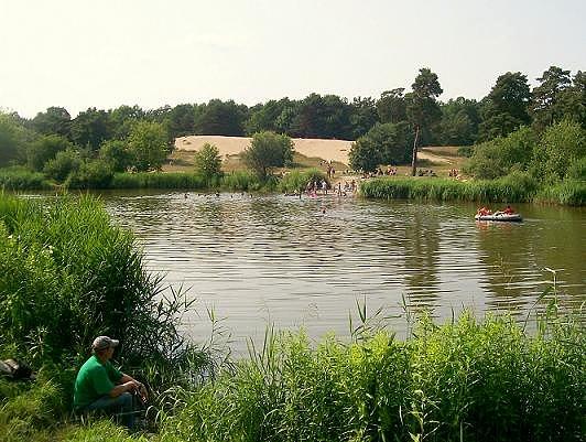 A za kolejnym łukiem jak na dłoni plażowisko i kąpielisko