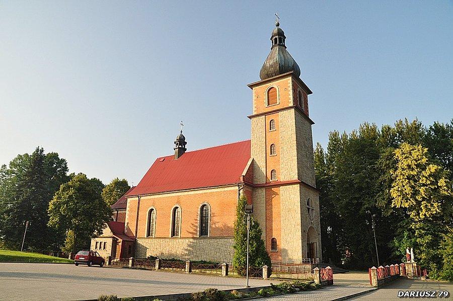 Kościół p.w. Podwyższenia Krzyża Św. w Iwkowej