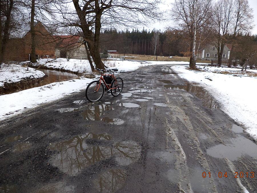 Wspaniała nawierzchnia głównej drogi w Wilkowisku/-skach