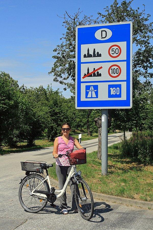 Granica polsko-niemiecka. Tablica informacyjna.W pobliżu zostawiliśmy auto