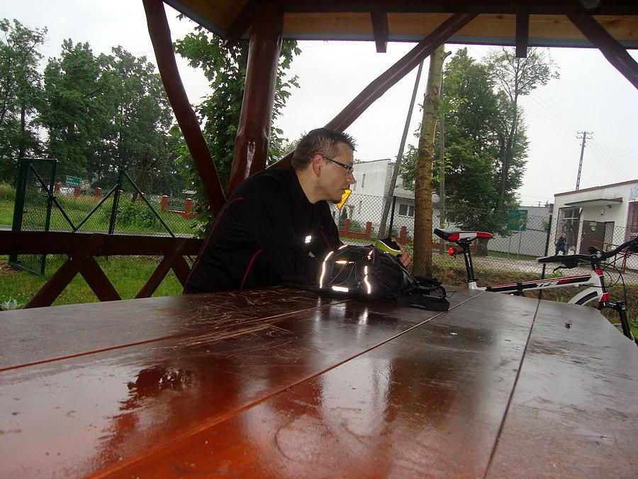 Przemoczony tomstar na przymusowym odpoczynku