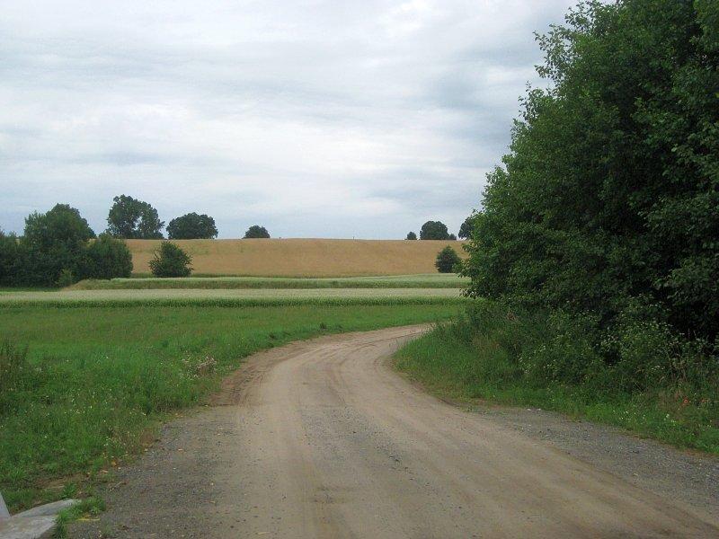 Jakby lekko teren się fałdował