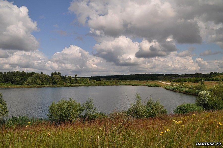 Mniejszy zalew w Gackach