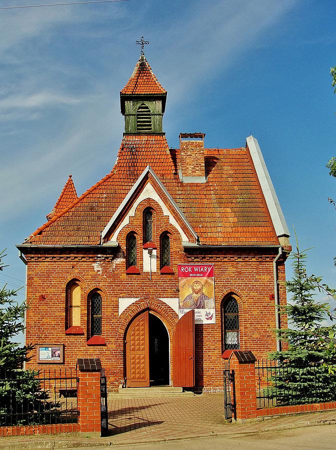 Niewielki kościółek w Pastwie