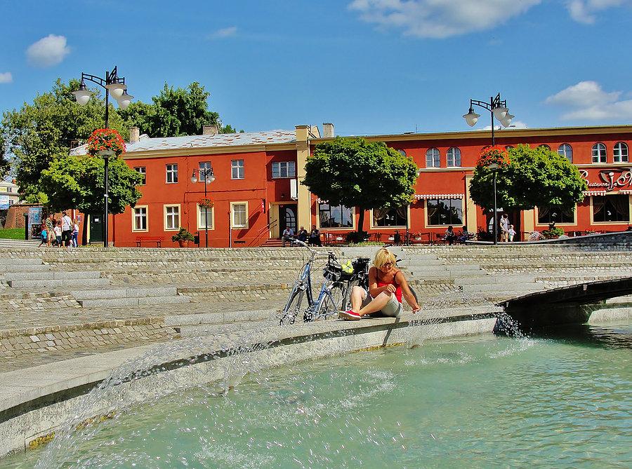 Kwidzyn - Fontanna usytuowana na rynku stanowi ciekawy element architektoniczny miasta