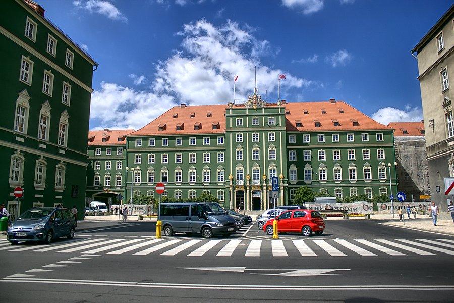 Urząd Miasta w nowych barwach, do twarzy mu w nich :)
