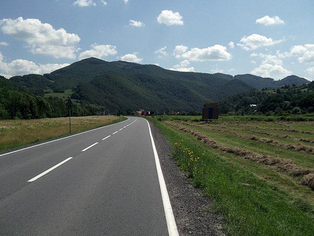 Na wprost Beskid Sądecki
