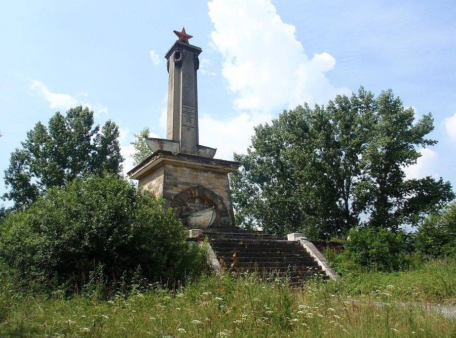 Pomnik Żołnierzy Radzieckich w Mikolinie