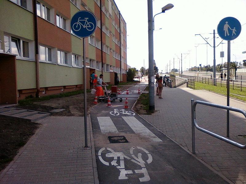 Malowanie ostrzegaczy przed przejściem dla pieszych