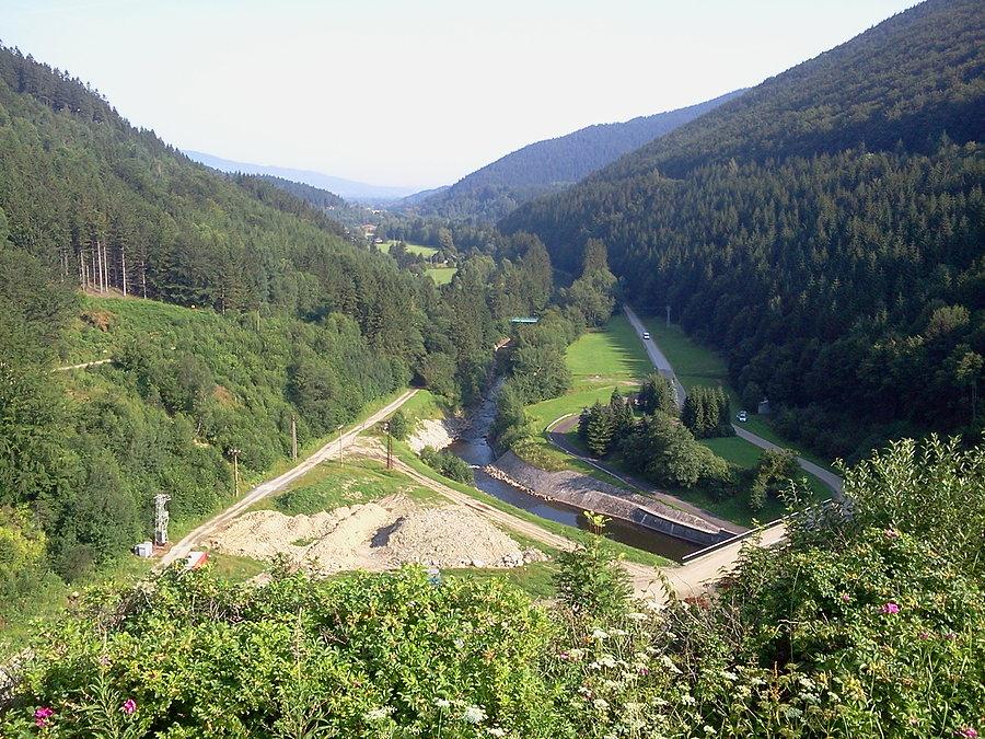 Widok z tamy Sance