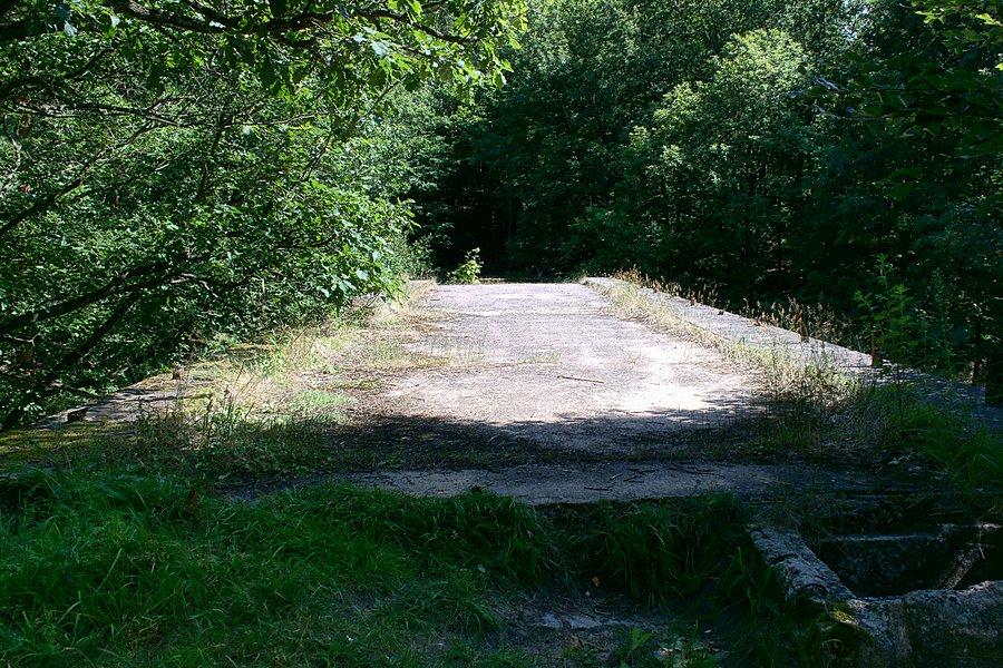 Most donikąd